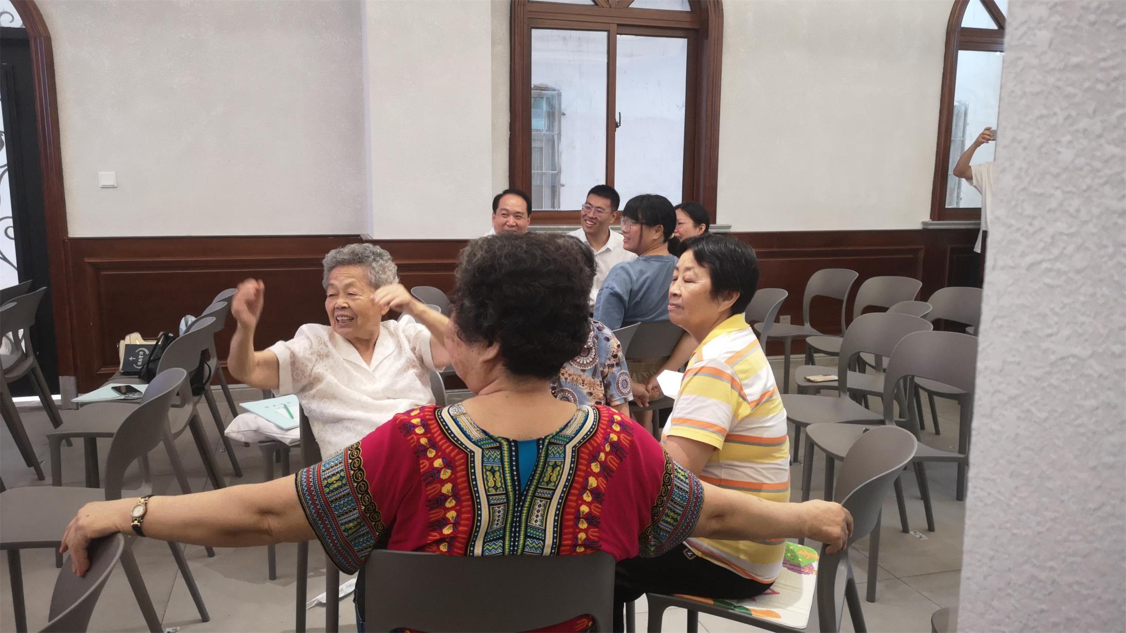 长者互动2.jpg